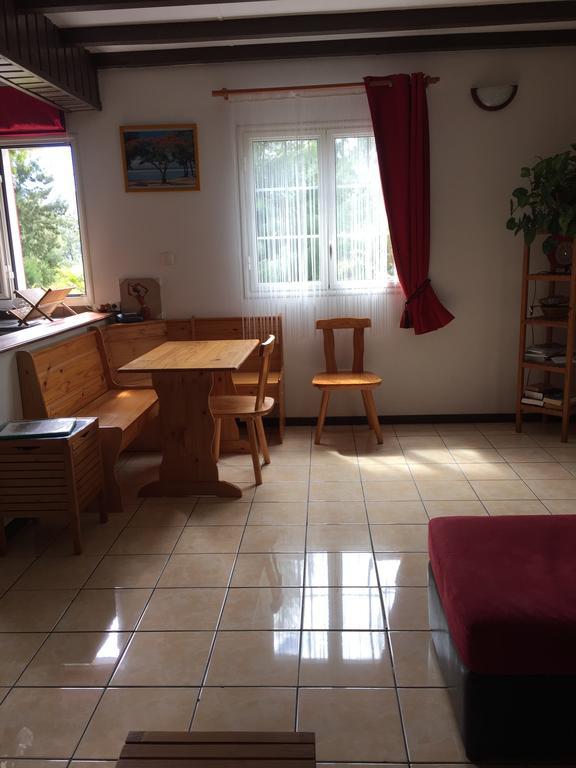 Meuble De Tourisme "Au Bord De La Mare" Villa Salazie Dış mekan fotoğraf