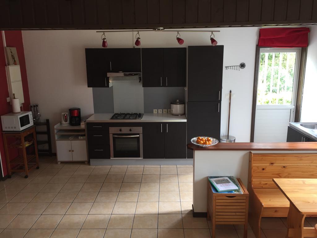 Meuble De Tourisme "Au Bord De La Mare" Villa Salazie Dış mekan fotoğraf