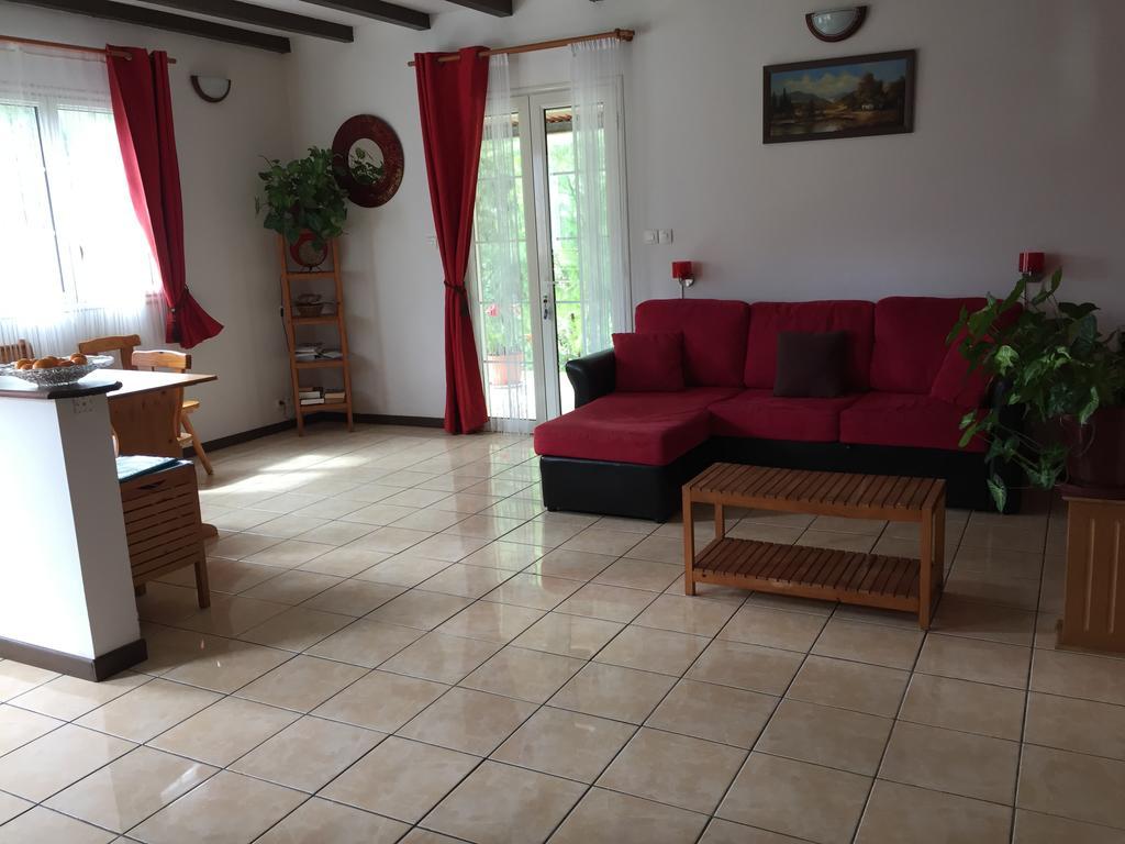 Meuble De Tourisme "Au Bord De La Mare" Villa Salazie Dış mekan fotoğraf